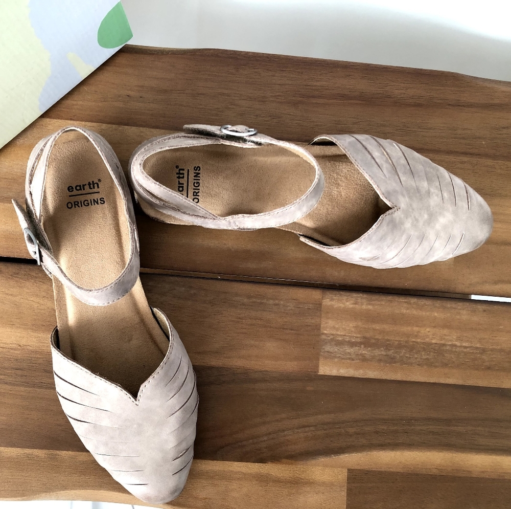 Women's Earth Origins Peyton Sandal BRAND NEW!